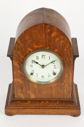 Pequegnat “Picton” Shelf Clock