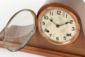 Pequegnat “Delight”Shelf Clock
