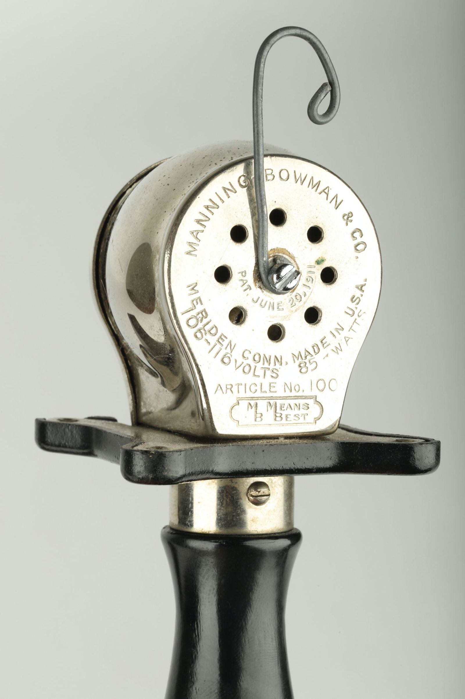 G.W. Specialty Co. "Hello" Countertop Cigar Lighter