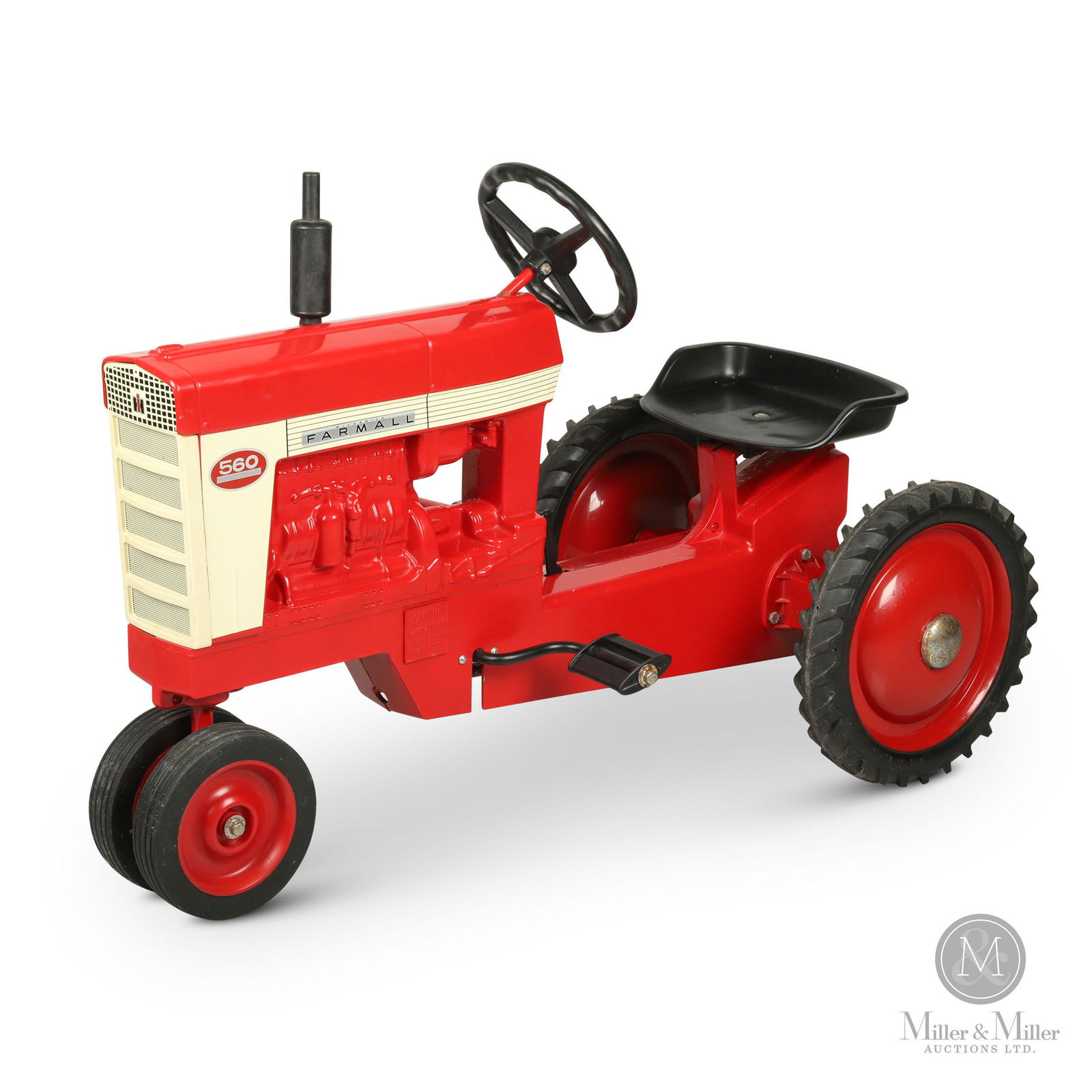 Farmall 560 hotsell pedal tractor