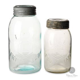 Beaver Jar Quart Slight Pink Tone (JAS) Beaver Jar Quart Slight Pink Tone (JAS)