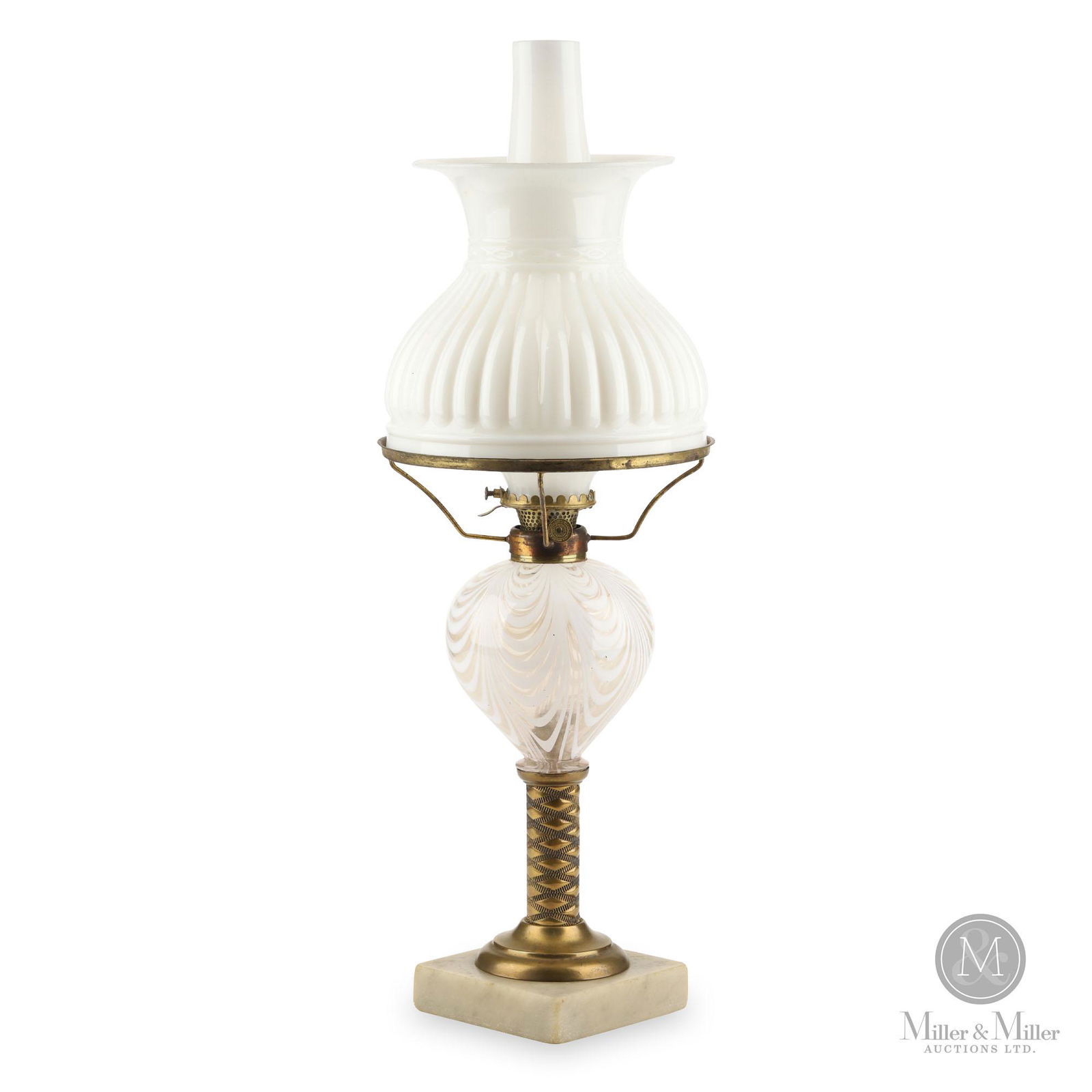 American Marbrie Loop Kerosene Stand Lamp (1 of 13)