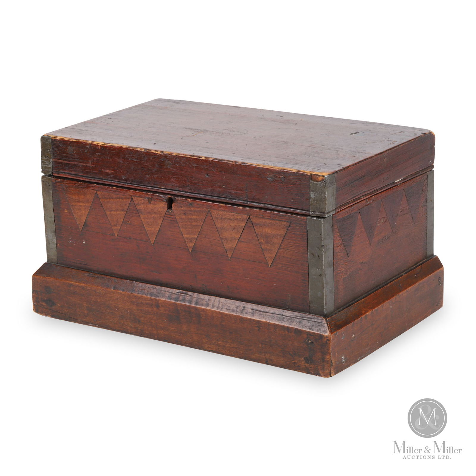 Deed box with pewter corner posts (1 of 7)