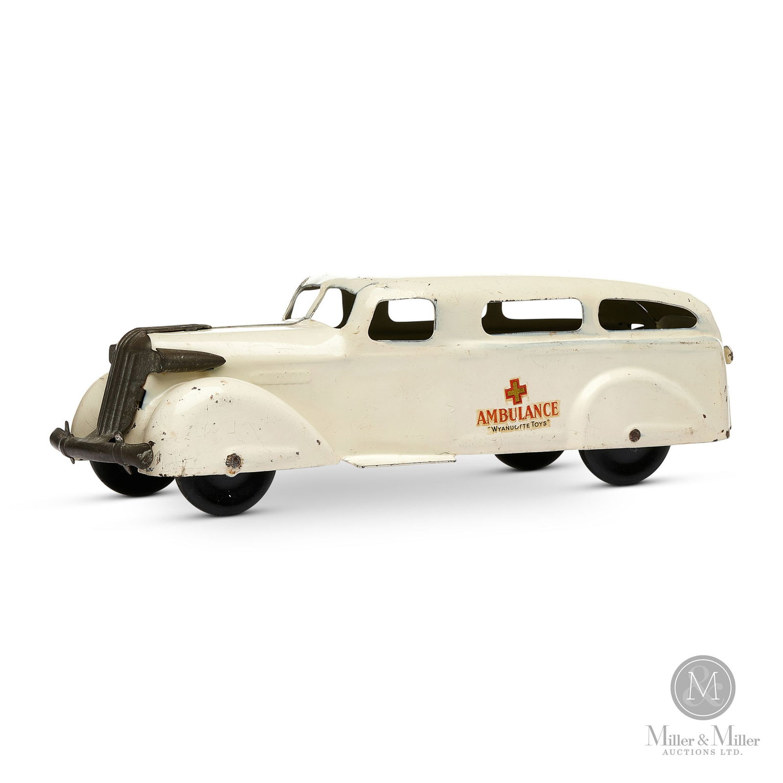 Wyandotte Streamline Ambulance & Stretcher (1 of 13)