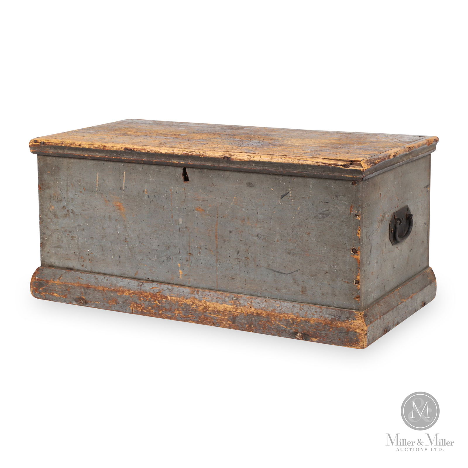 Painted Pine Blanket Box (1 of 6)