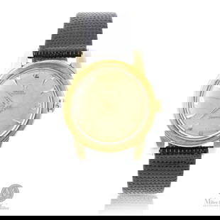 Omega, Ref. 2577-1SC Seamaster with Original Box: Swiss. Gold cap. An Omega Seamaster bumper, complete with its original presentation box. The bumper automatic movement, with its distinctive back-and-forth oscillating rotor, represents one of