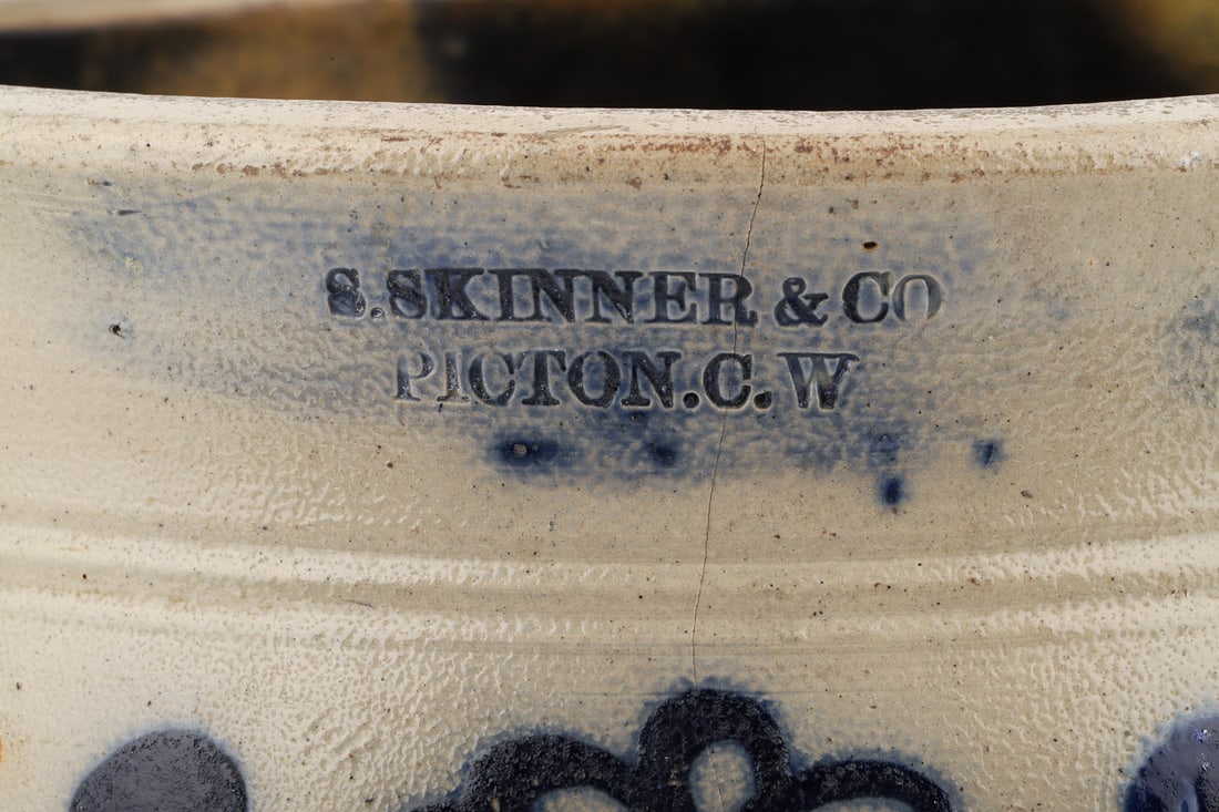 Pair of Skinner & Co Picton CW Crocks - 4