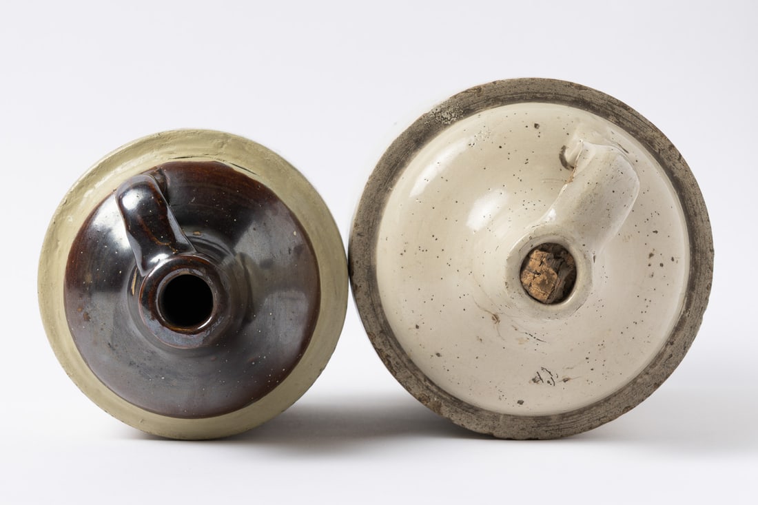 Pair of Manitoba Jugs. - 9