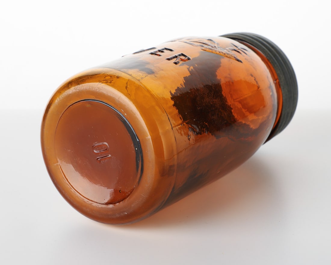 Amber Beaver Quart Fruit Jar - 9