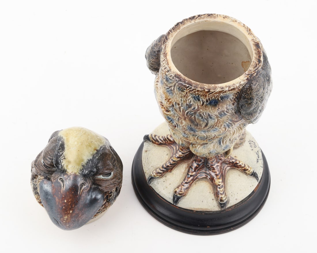 Exceptional Martin Brothers "Wally Bird" Jar - 8