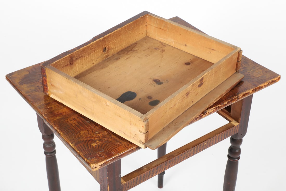 Lamp Table with Exceptional Paint - 7