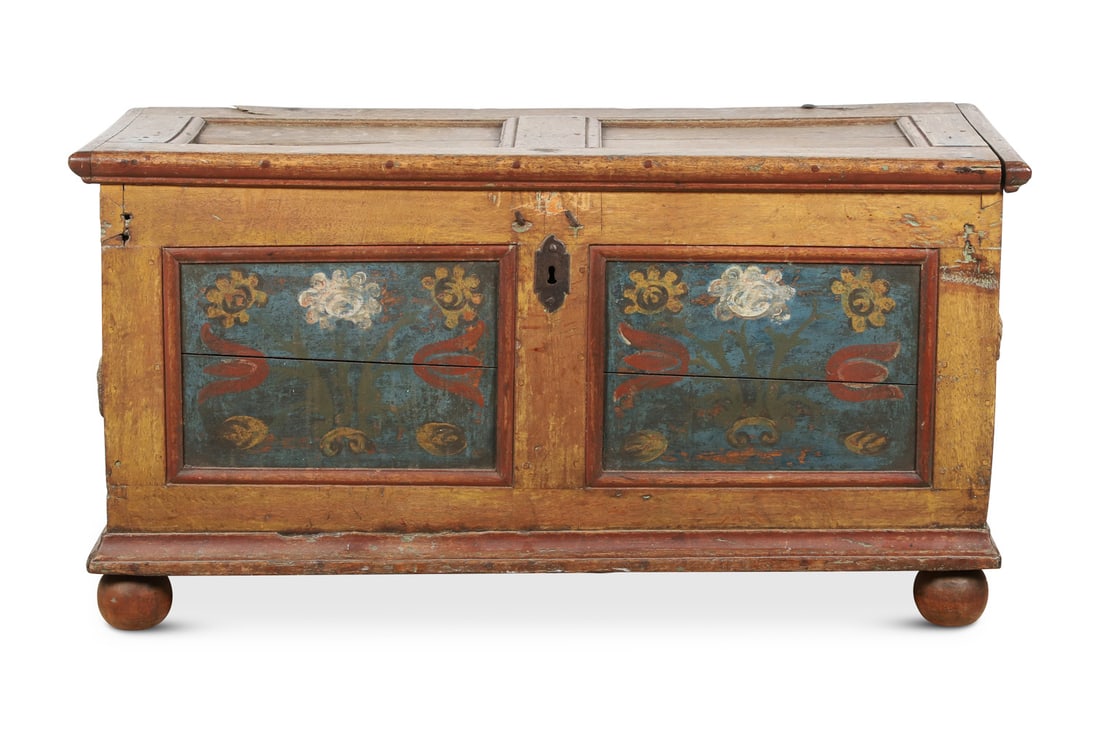 Early Painted Settler's Chest - 2