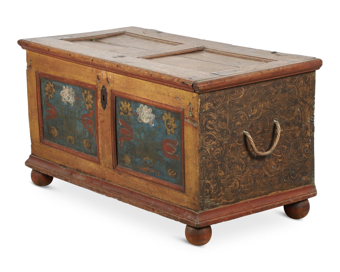 Early Painted Settler's Chest - 3