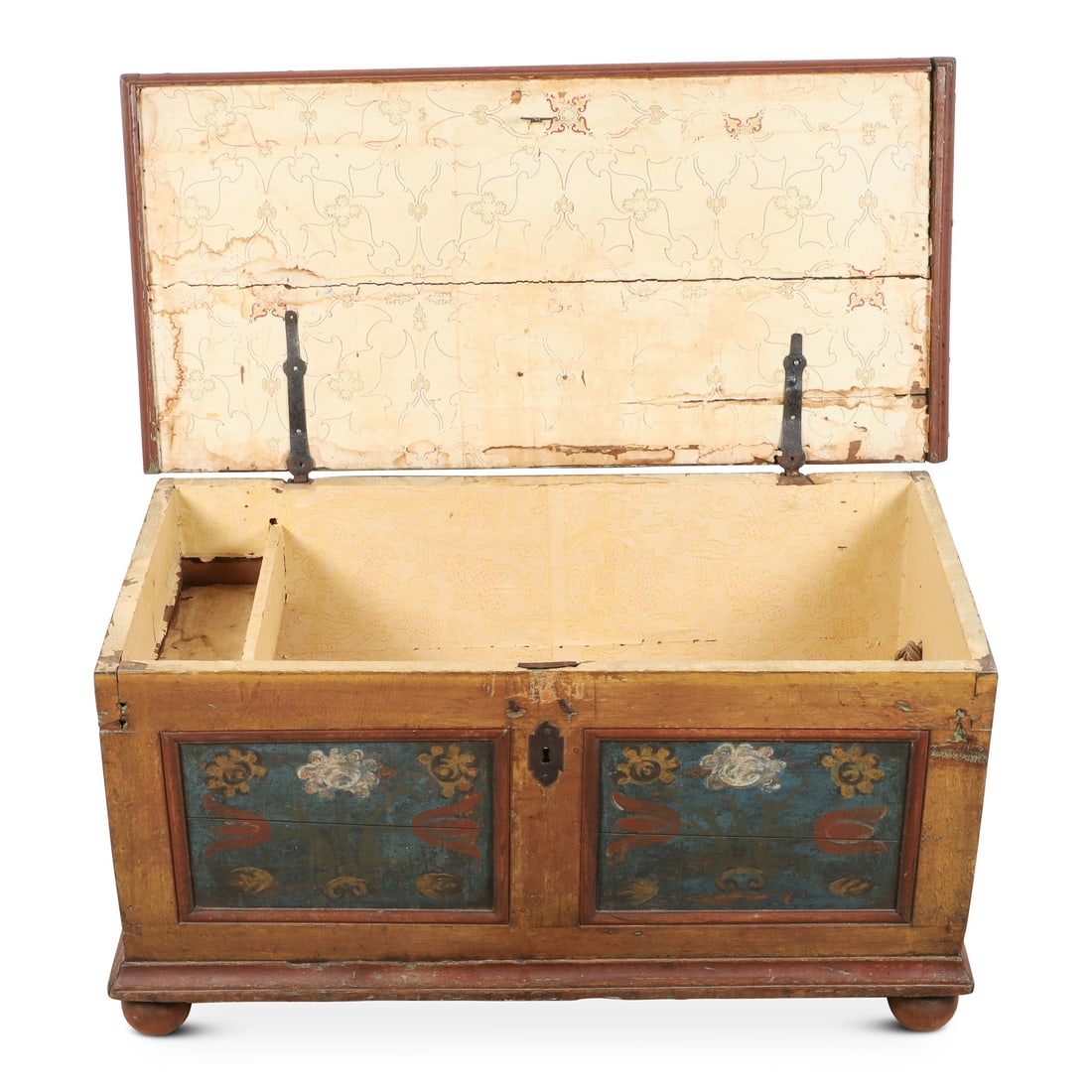 Early Painted Settler's Chest - 8