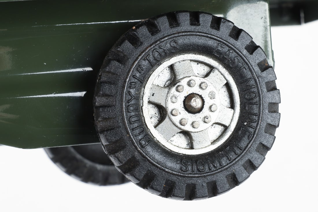 Buddy 'L' "Army Electric Searchlight Unit" Truck - 9