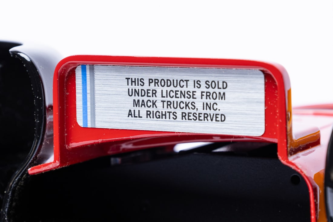 Fred Thompson Limited Edition Smith-Miller Parker Brothers Ready Mix Concrete Truck (6/125) - 8