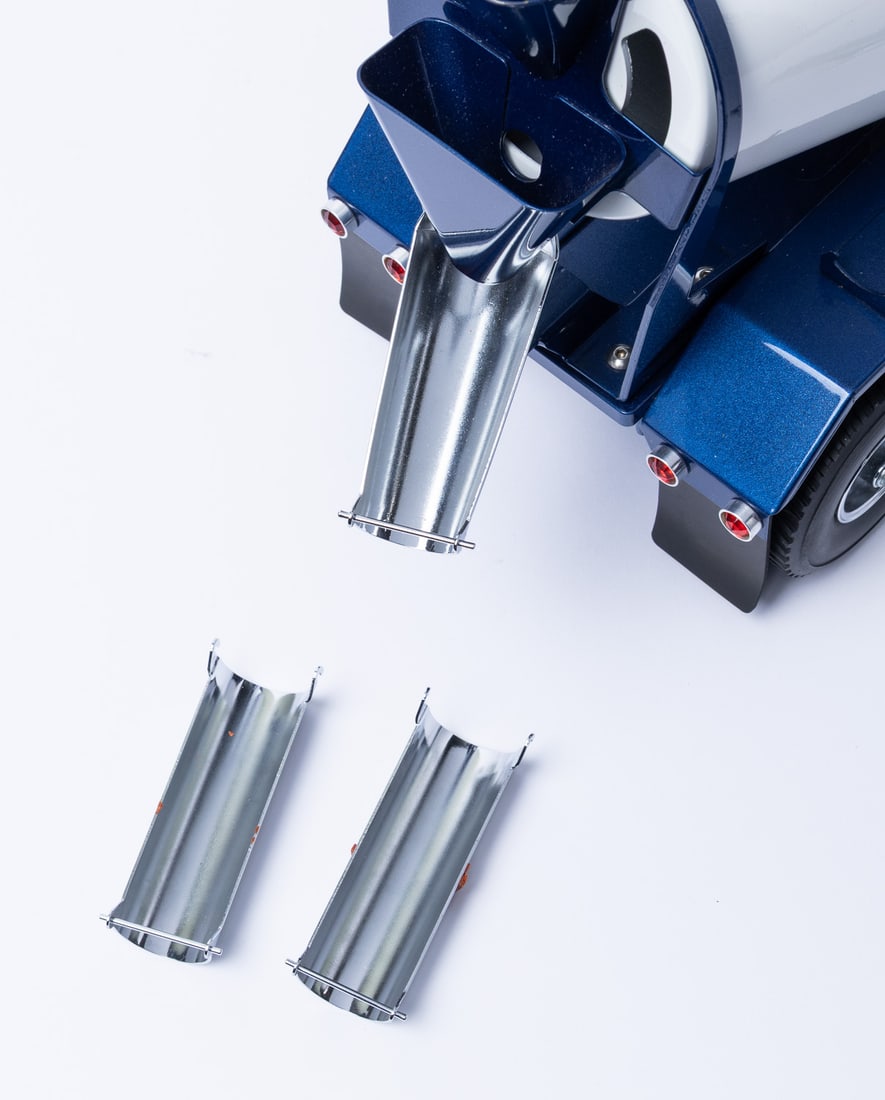 Fred Thompson Limited Edition Smith-Miller Blue Diamond Cement Truck (23/175) - 10