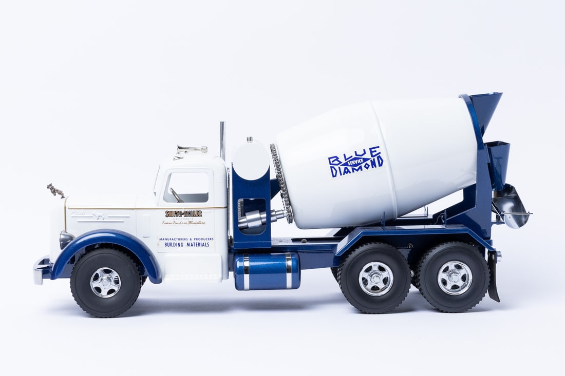 Fred Thompson Limited Edition Smith-Miller Blue Diamond Cement Truck (23/175) - 2