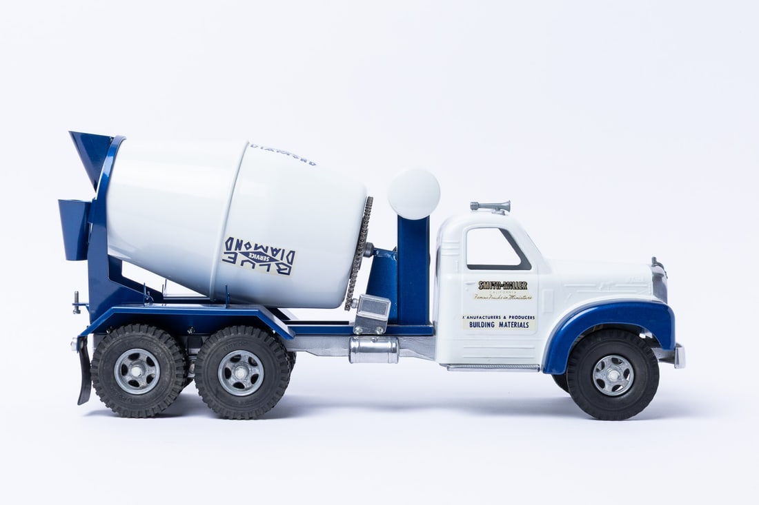 Fred Thompson Limited Edition Smith-Miller Blue Diamond Cement Truck (108/150) - 3