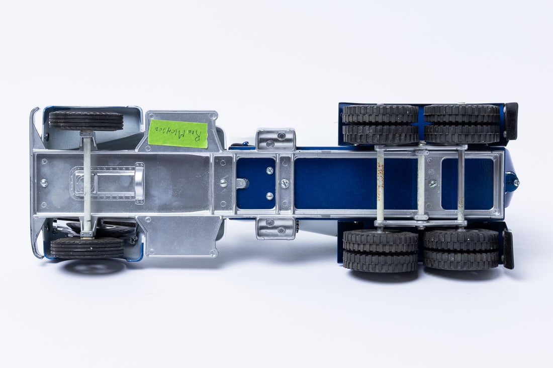 Fred Thompson Limited Edition Smith-Miller Blue Diamond Cement Truck (108/150) - 7