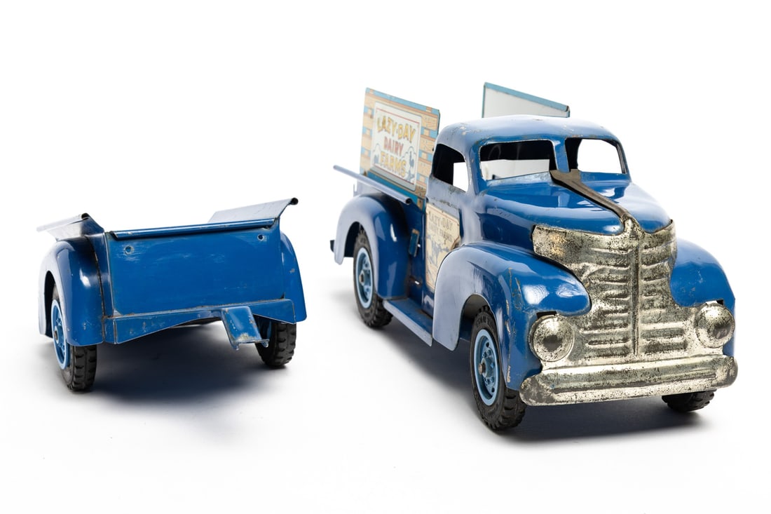 Marx Lazy-Day Dairy Farms Truck-and-Trailer Set - 4