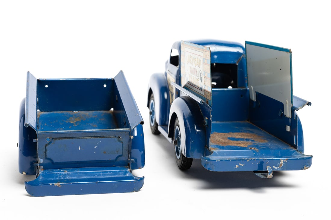 Marx Lazy-Day Dairy Farms Truck-and-Trailer Set - 5