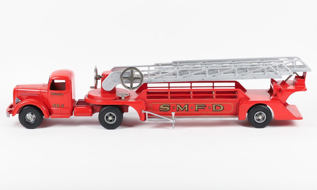 Smith-Miller SMFD No. 3 MACK Fire Truck - 2