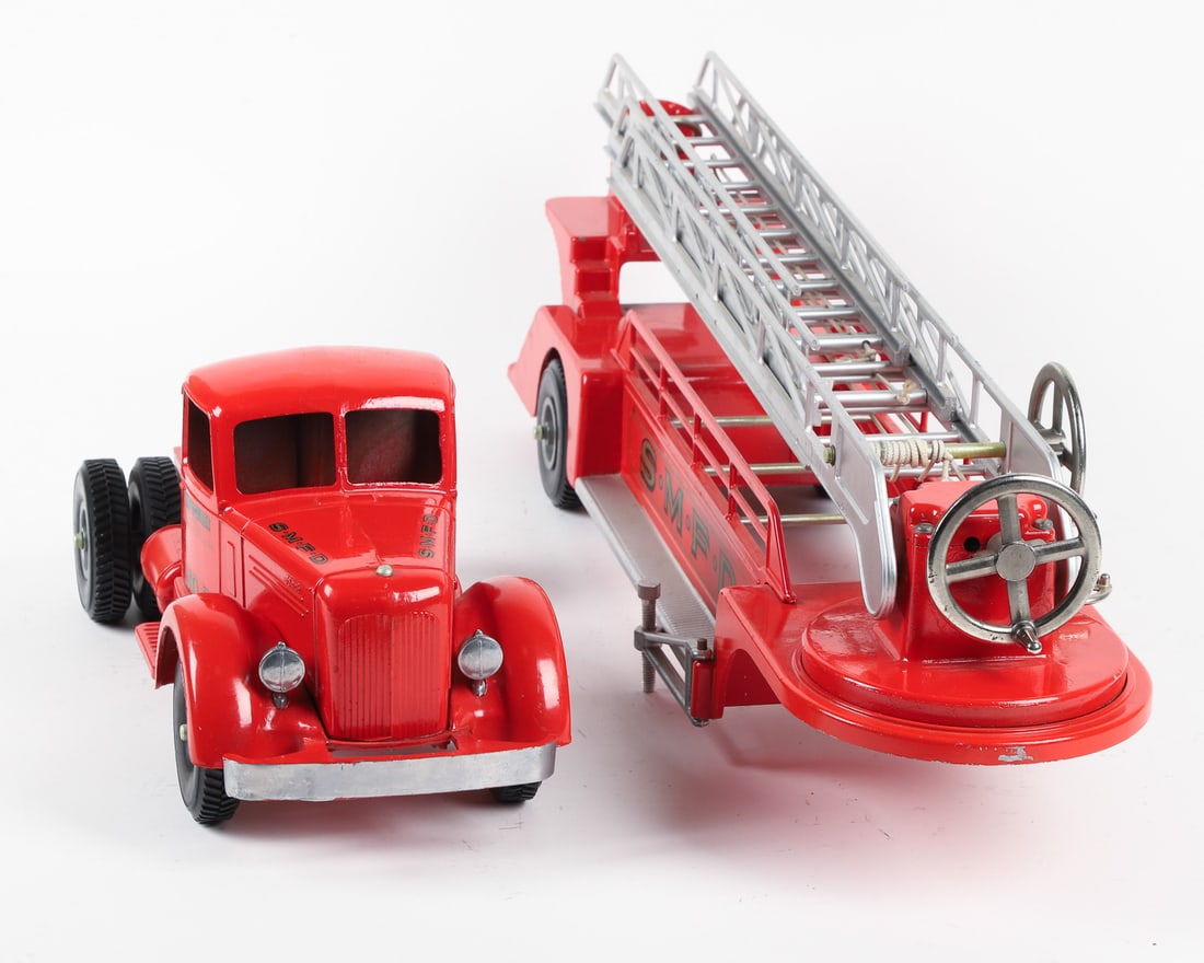 Smith-Miller SMFD No. 3 MACK Fire Truck - 4