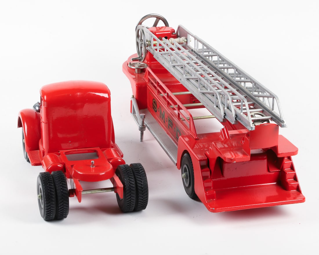 Smith-Miller SMFD No. 3 MACK Fire Truck - 5
