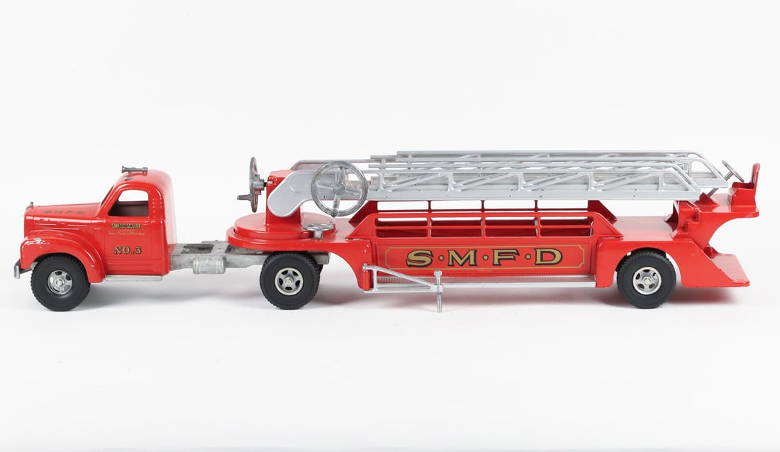 Smith-Miller SMFD No. 3 MACK Fire Truck - 2