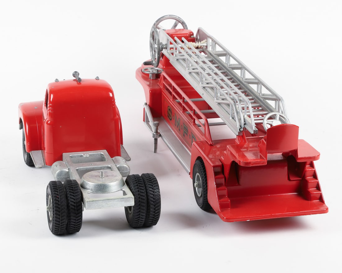 Smith-Miller SMFD No. 3 MACK Fire Truck - 5