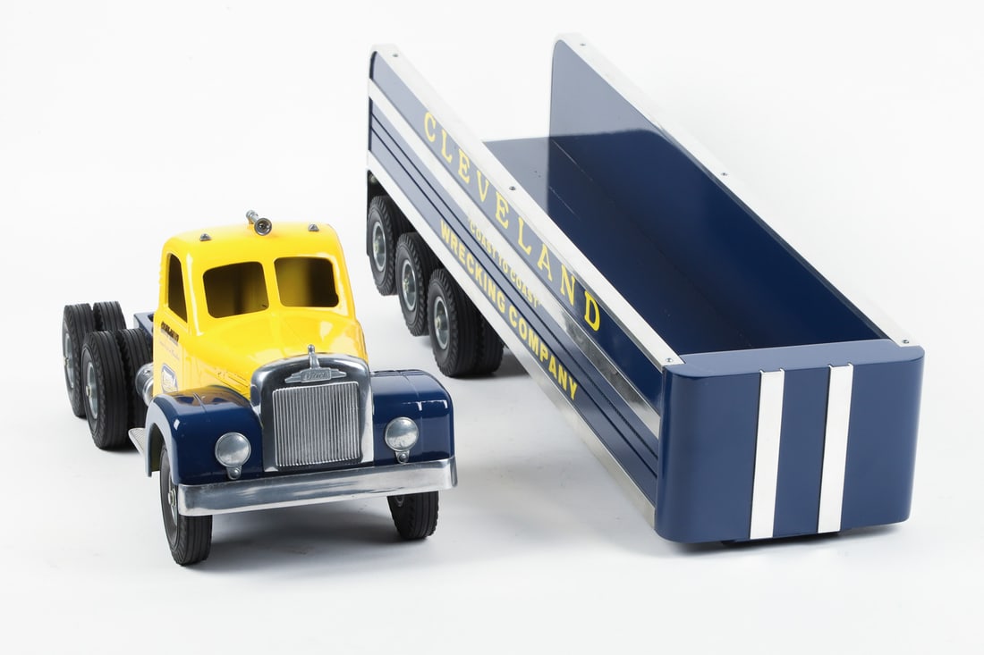 Fred Thompson Limited Edition Smith-Miller Cleveland Wrecking Company Truck (84/150) - 4