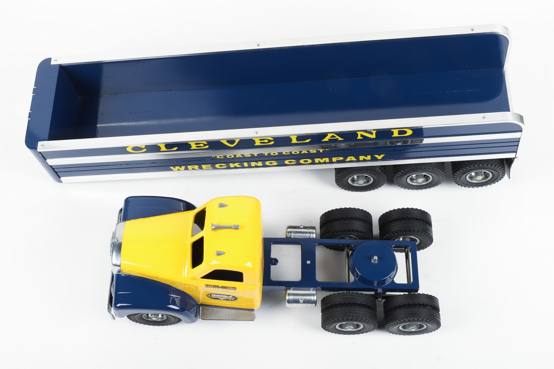 Fred Thompson Limited Edition Smith-Miller Cleveland Wrecking Company Truck (84/150) - 6