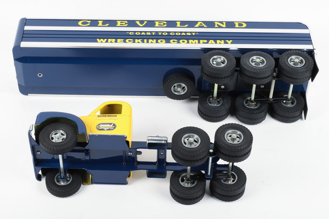 Fred Thompson Limited Edition Smith-Miller Cleveland Wrecking Company Truck (84/150) - 7