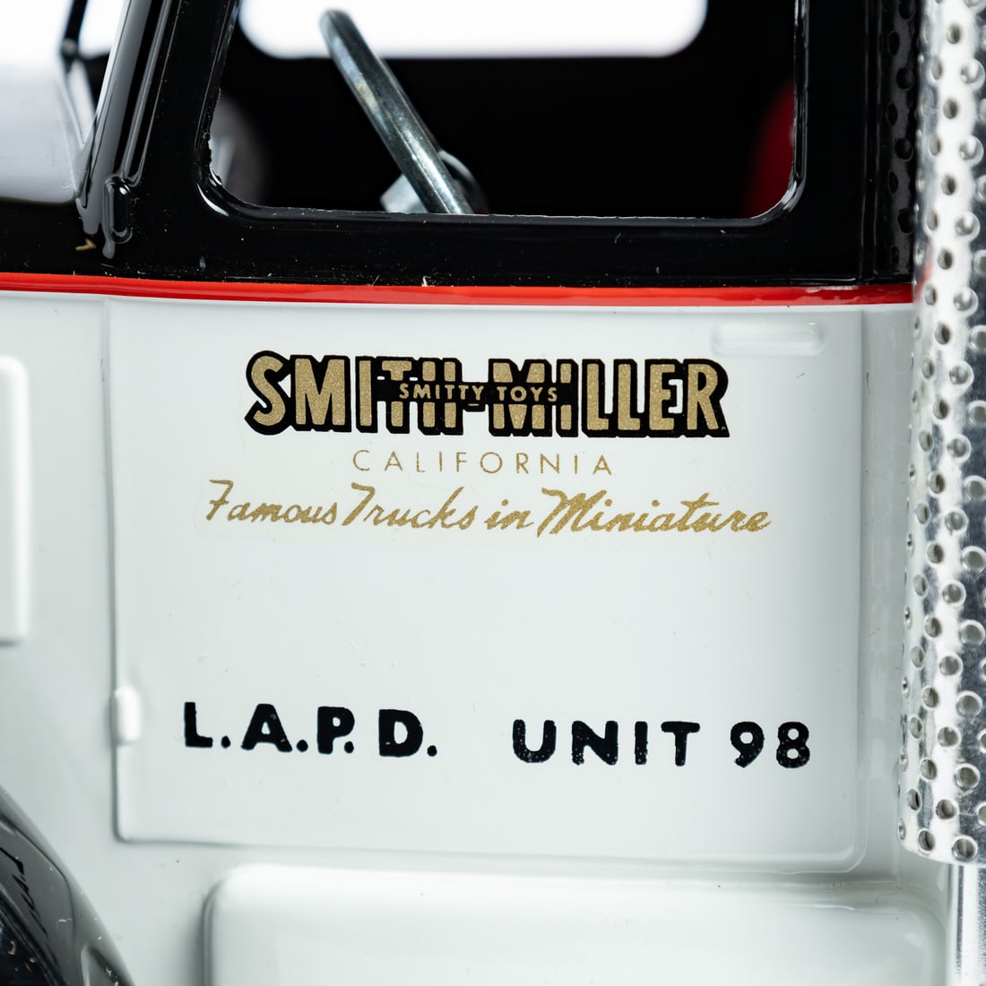 Fred Thompson Limited Edition Smith-Miller Black and White Police Garage L MACK Tow Truck (147/225) - 10