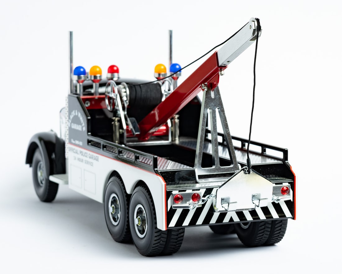Fred Thompson Limited Edition Smith-Miller Black and White Police Garage L MACK Tow Truck (147/225) - 5