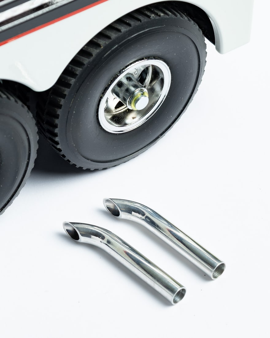 Fred Thompson Limited Edition Smith-Miller Black and White Police Garage L MACK Tow Truck (147/225) - 9