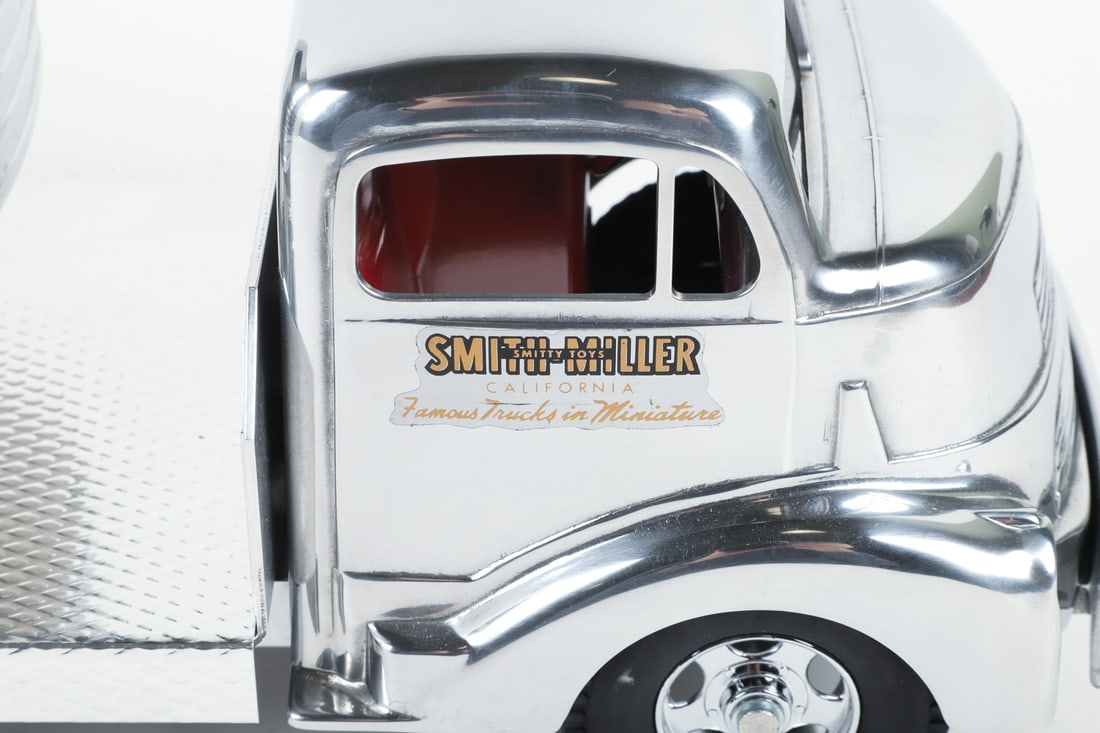 Fred Thompson Smith-Miller Limited Edition "Snub Nose" Cabover Livestock Horse Trailer (104/175) - 4