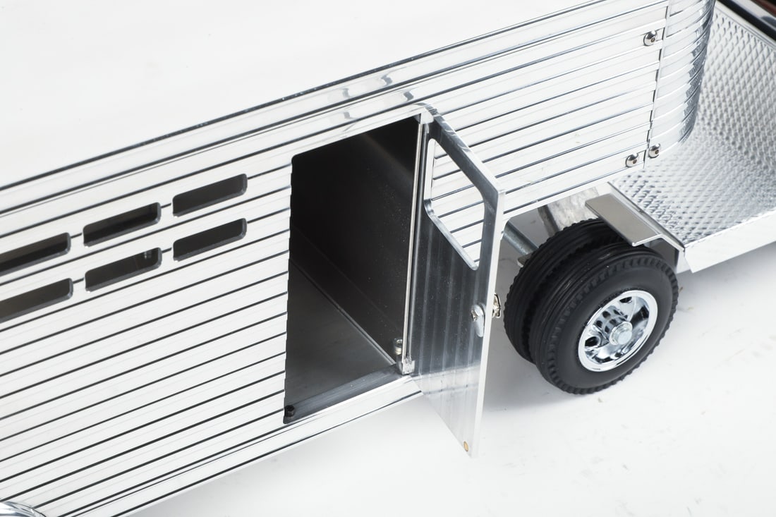 Fred Thompson Smith-Miller Limited Edition "Snub Nose" Cabover Livestock Horse Trailer (104/175) - 5