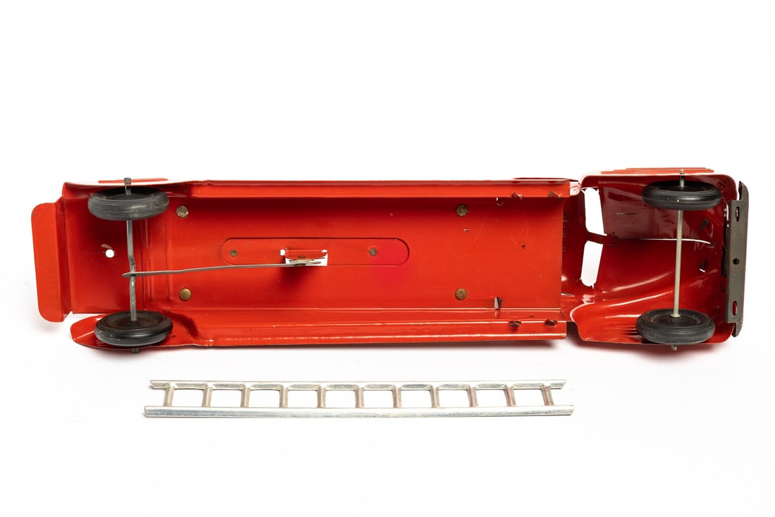 Lincoln Toys Ladder Truck - 8