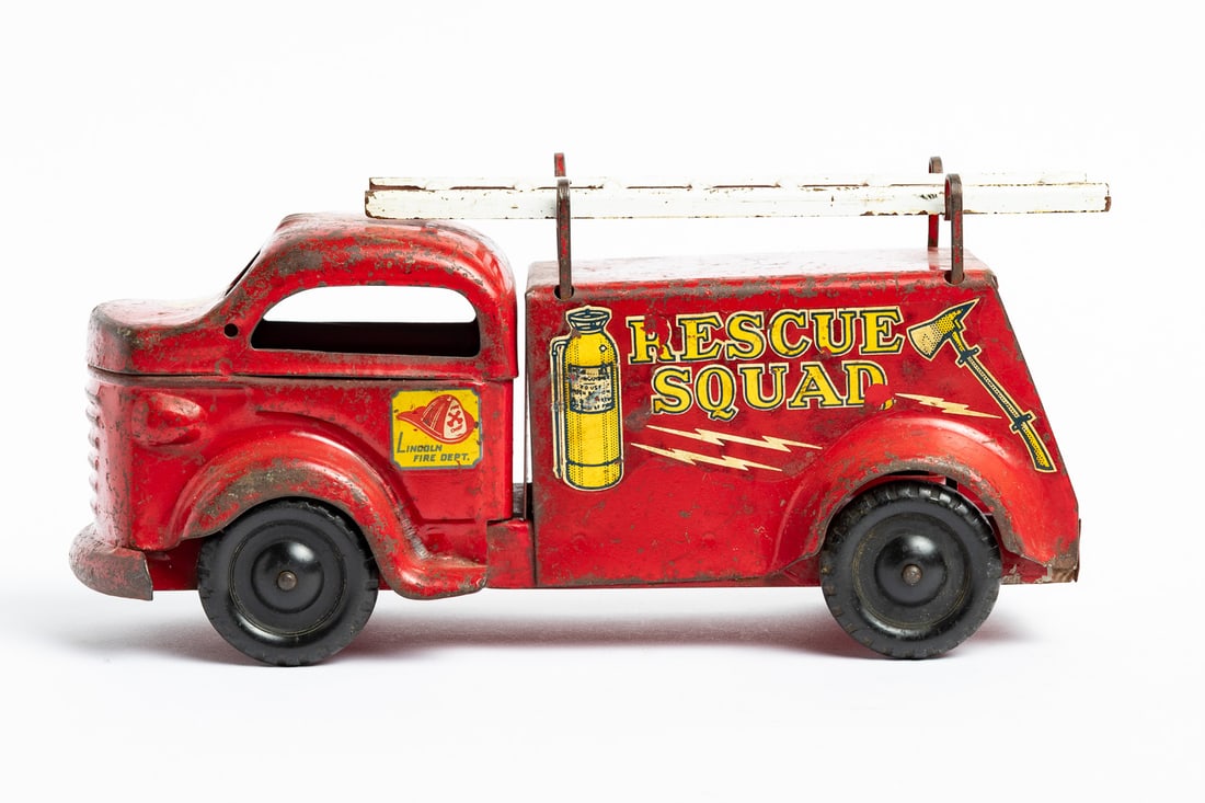 Lincoln Toys Rescue Squad Ladder Truck - 2