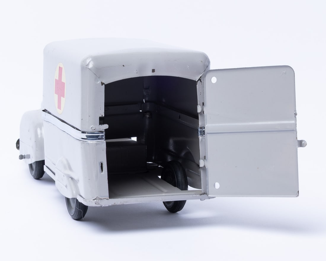 Lincoln Toys "Red Cross" Medical Truck - 6