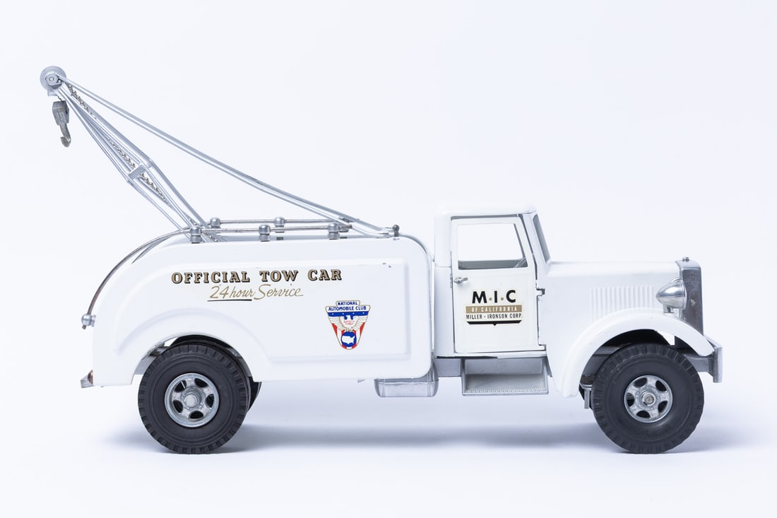 Miller-Ironson (Smith-Miller) "M.I.C. Official Tow Car" Tow Truck - 3