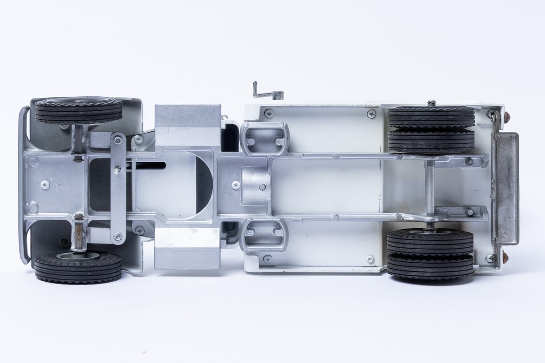 Miller-Ironson (Smith-Miller) "M.I.C. Official Tow Car" Tow Truck - 7