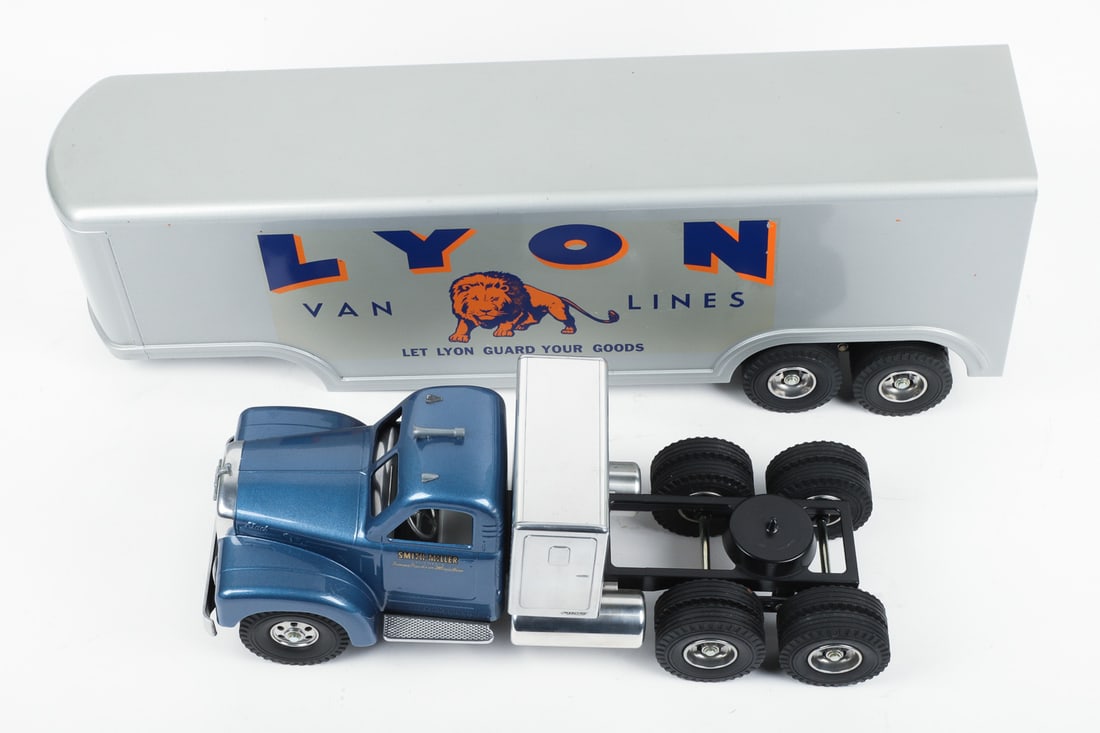 Fred Thompson Limited Edition Smith-Miller Lyon Van Lines Tractor Trailer (157/225) - 6
