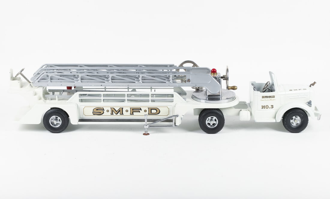 Smith-Miller S.M.F.D. No. 3 MACK Fire Truck - 3