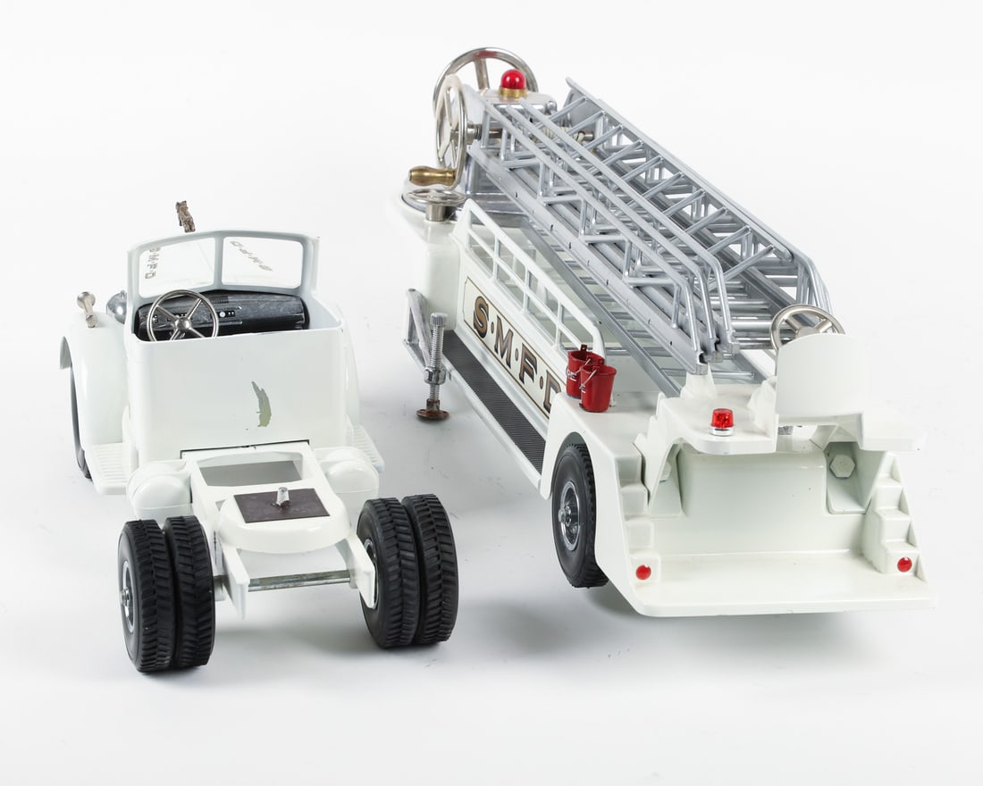 Smith-Miller S.M.F.D. No. 3 MACK Fire Truck - 5