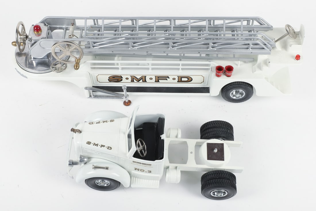 Smith-Miller S.M.F.D. No. 3 MACK Fire Truck - 6