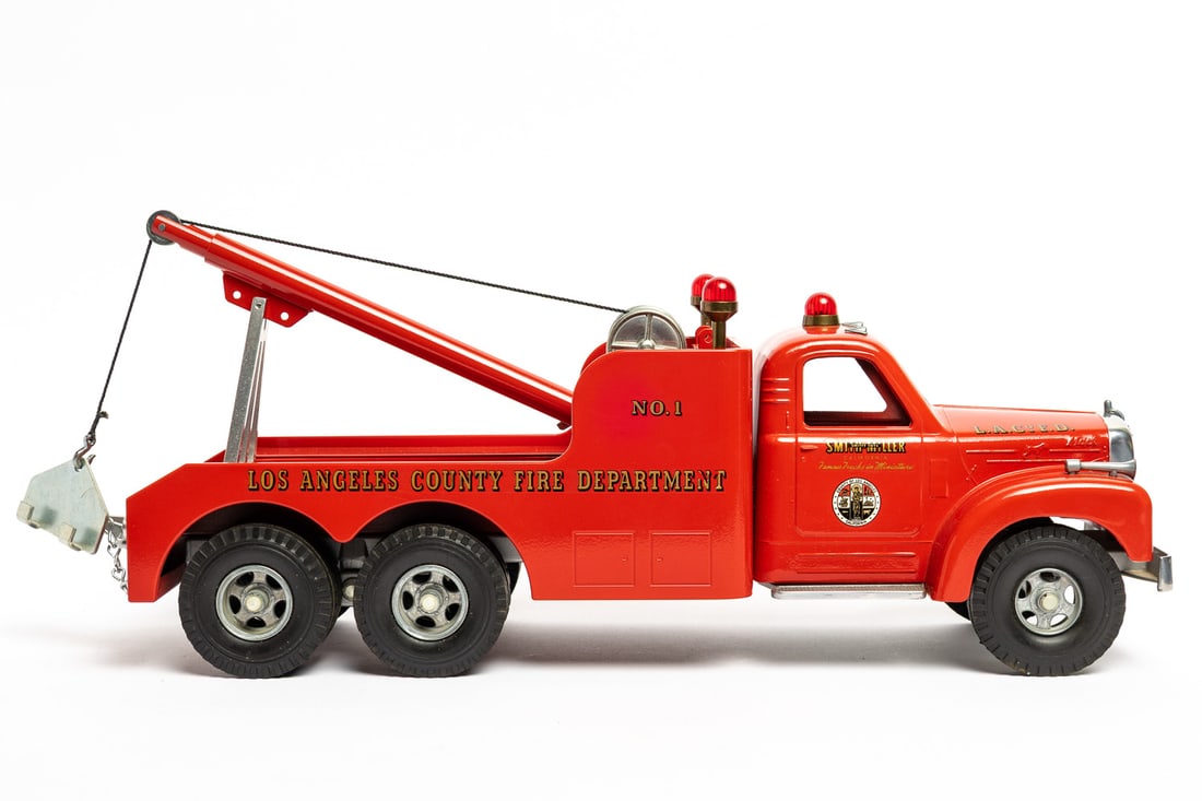 Fred Thompson Smith-Miller Limited Edition Mack B-Series L.A. County No. 1 Fire Truck (65/125) - 3