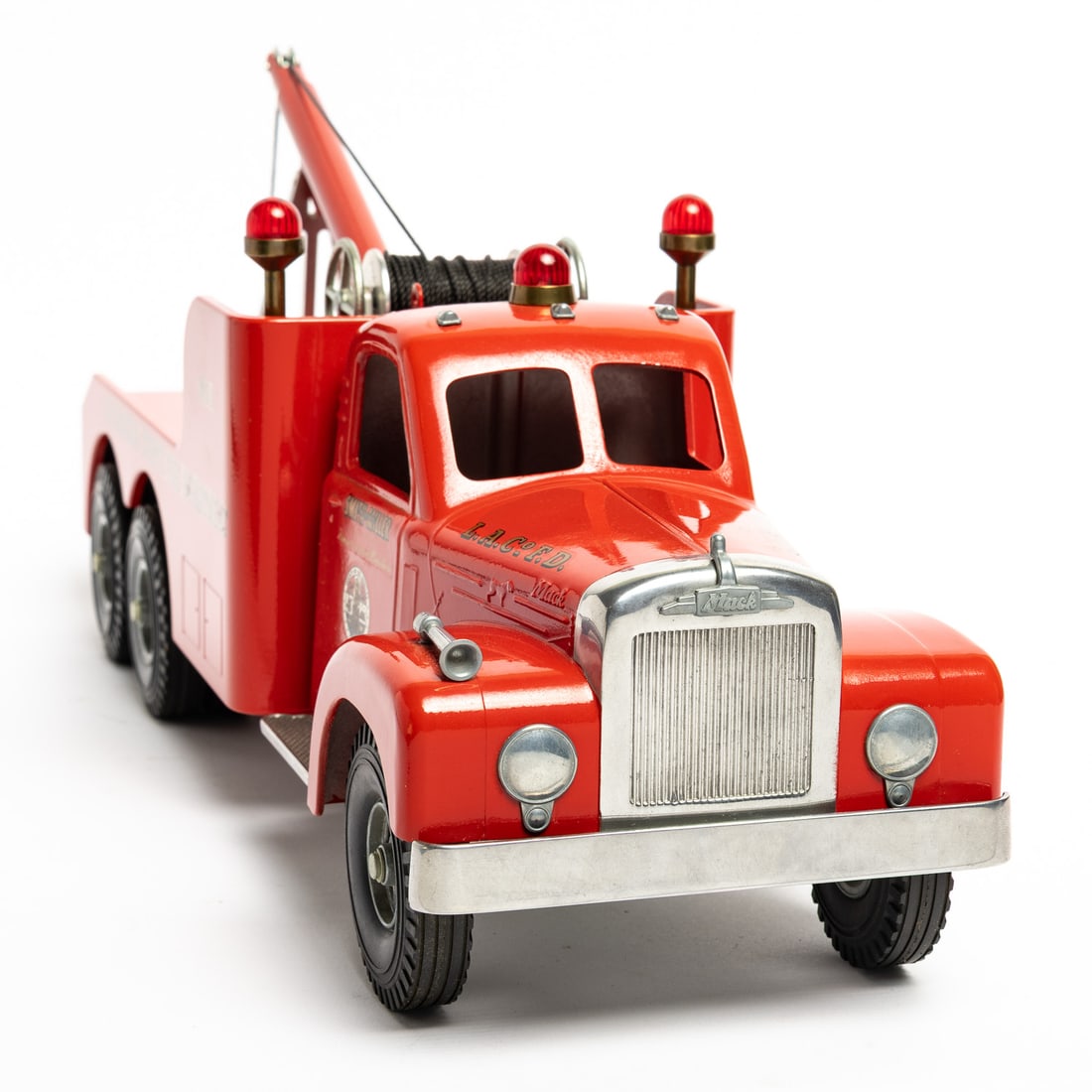 Fred Thompson Smith-Miller Limited Edition Mack B-Series L.A. County No. 1 Fire Truck (65/125) - 4